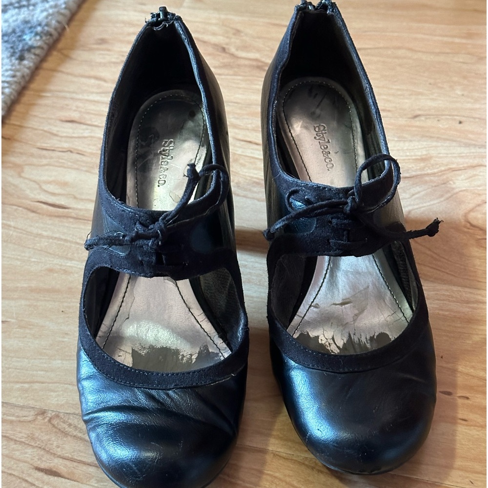 Black leather Mary Janes